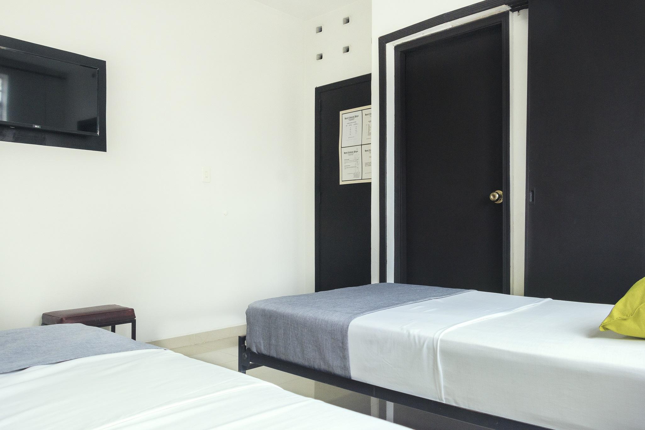 Hotel Colonial Plaza Букараманга Екстериор снимка