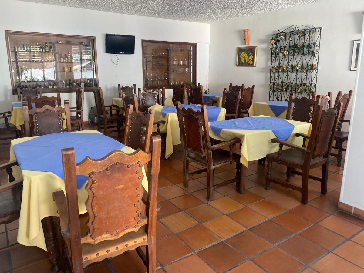 Hotel Colonial Plaza Букараманга Екстериор снимка