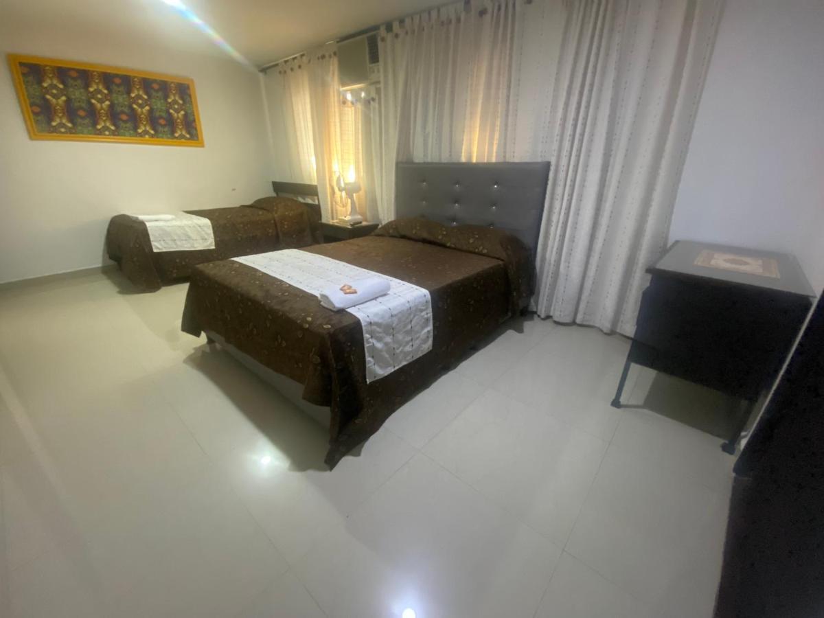 Hotel Colonial Plaza Букараманга Екстериор снимка