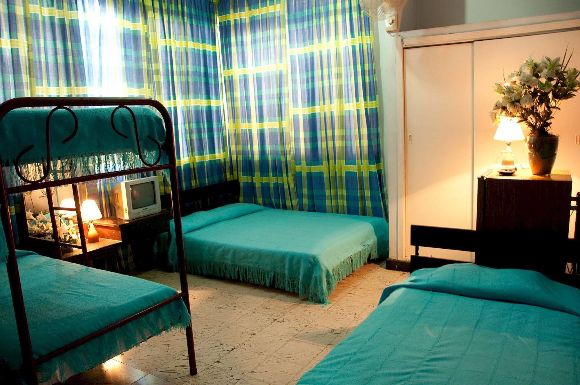 Hotel Colonial Plaza Букараманга Екстериор снимка
