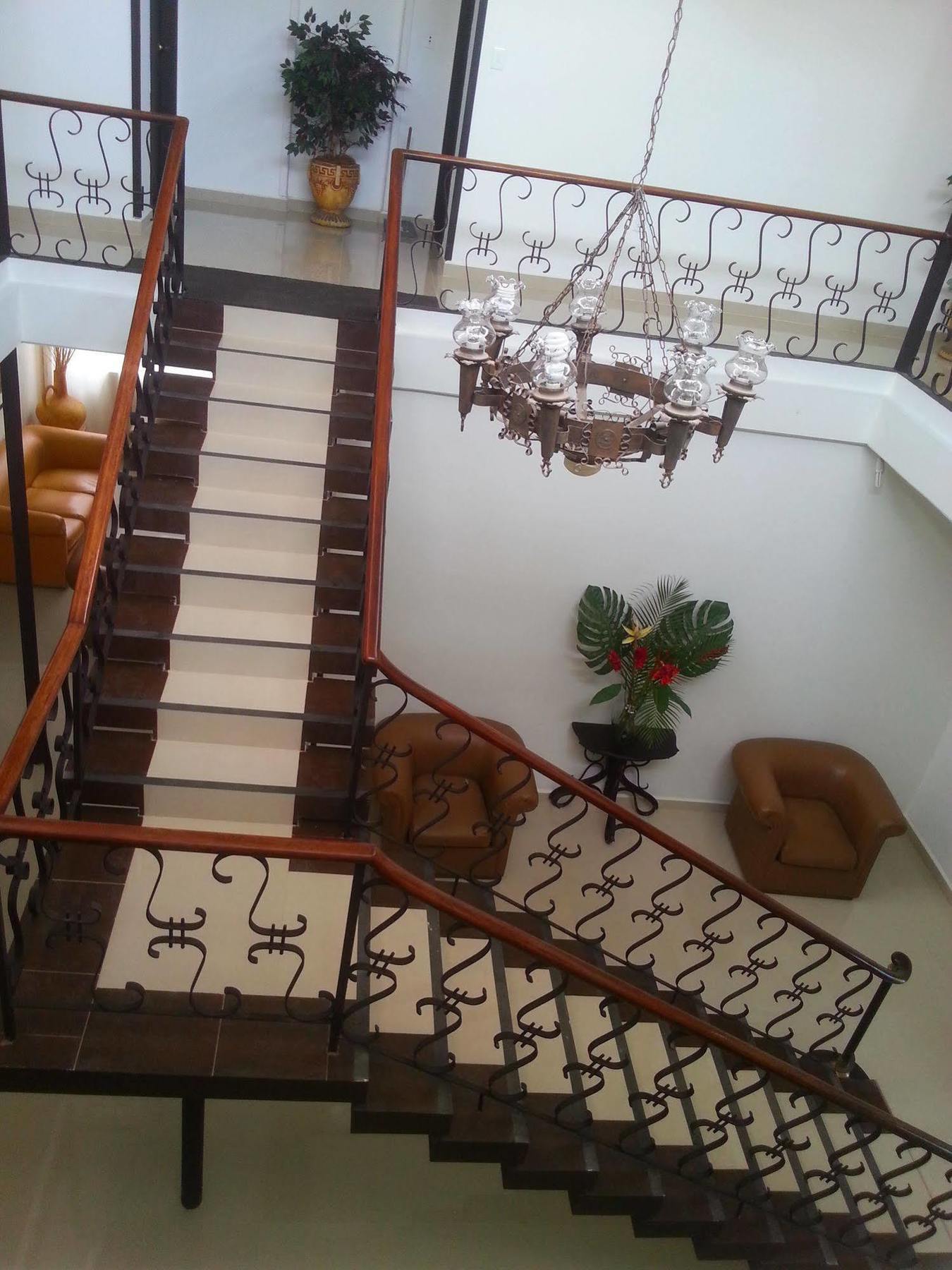 Hotel Colonial Plaza Букараманга Екстериор снимка