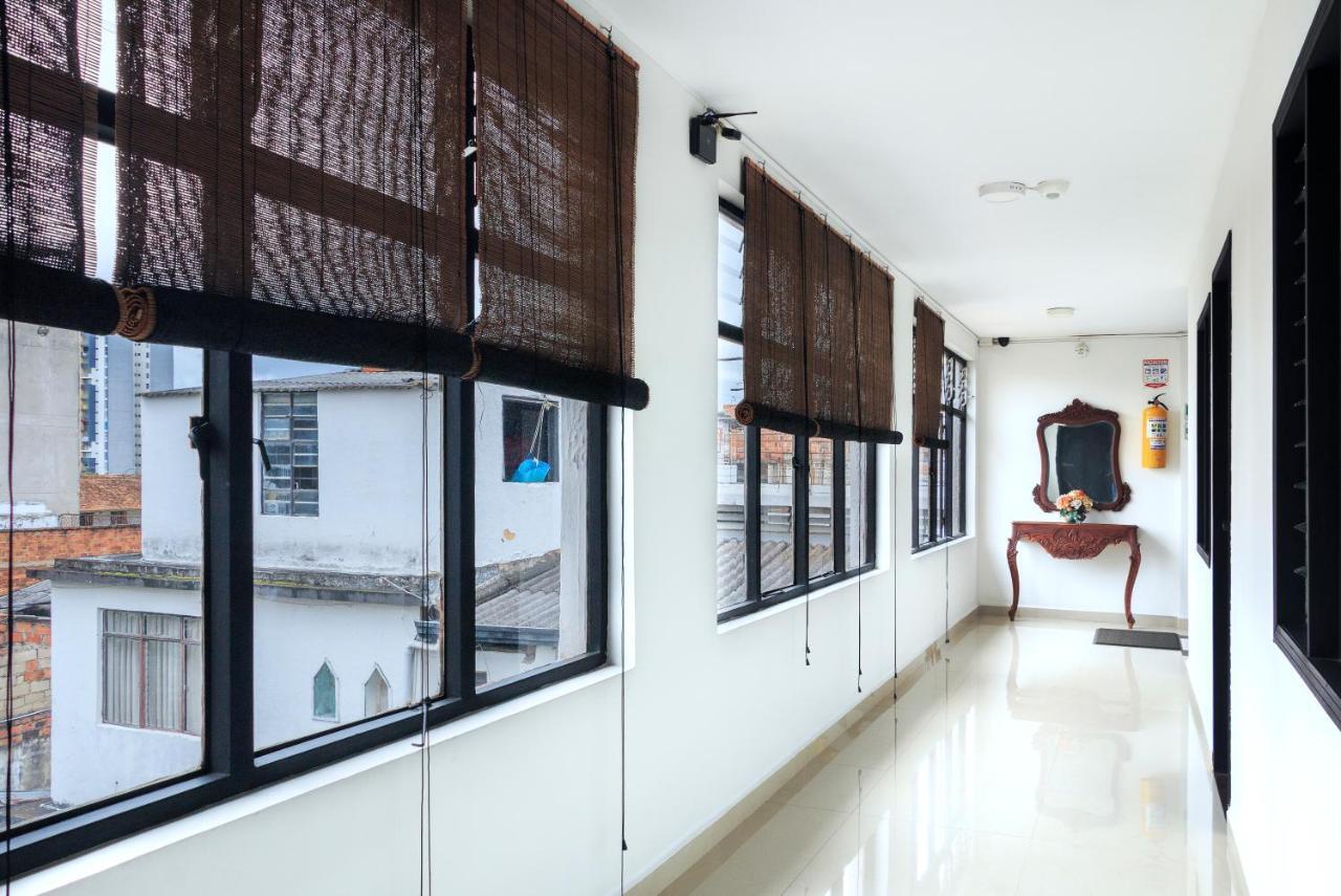 Hotel Colonial Plaza Букараманга Екстериор снимка