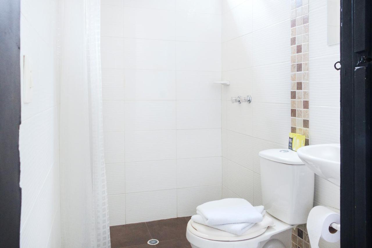 Hotel Colonial Plaza Букараманга Екстериор снимка