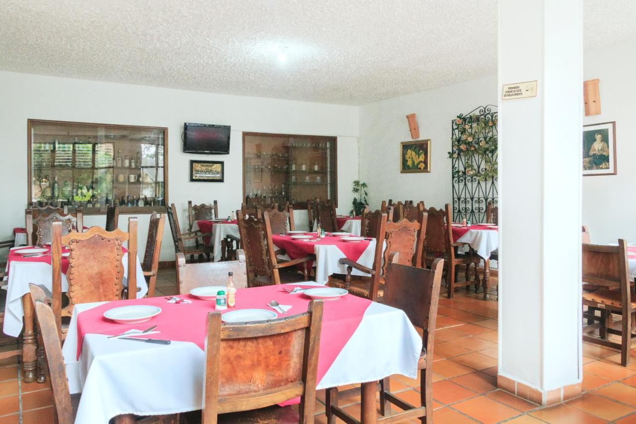 Hotel Colonial Plaza Букараманга Екстериор снимка